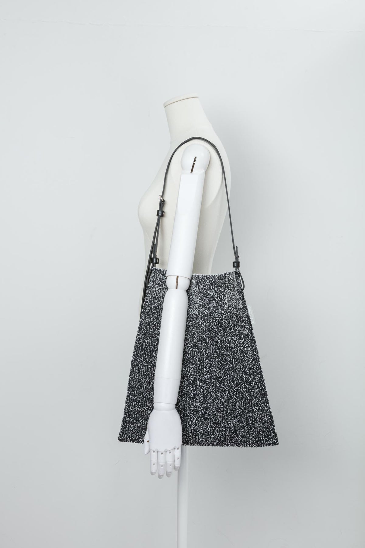 FLAT MEDIUM / KASURI White
