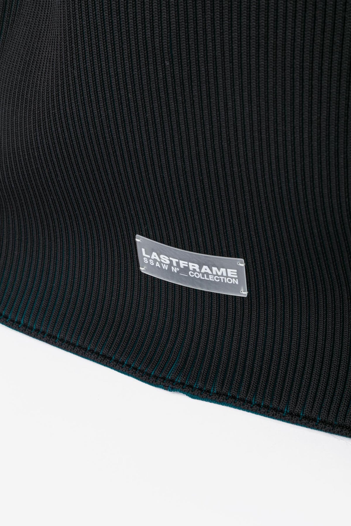 FORM TOTE / KASANE Black × D.Green