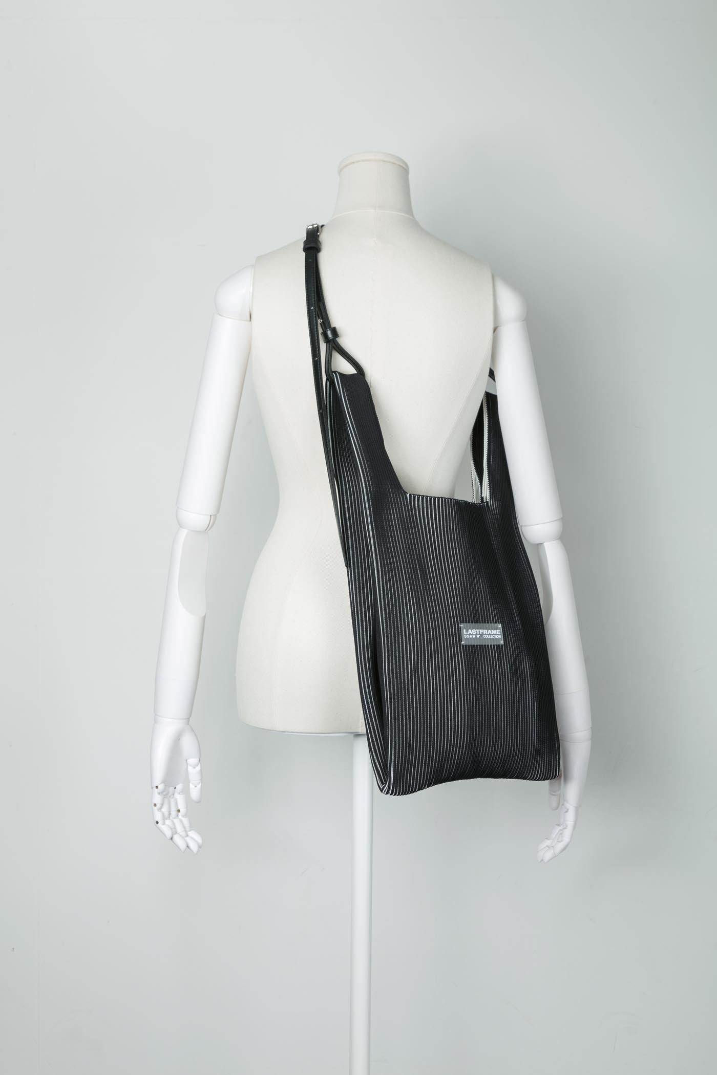 MARKET BAG MEDIUM / KASANE Black × Ivory – LASTFRAME