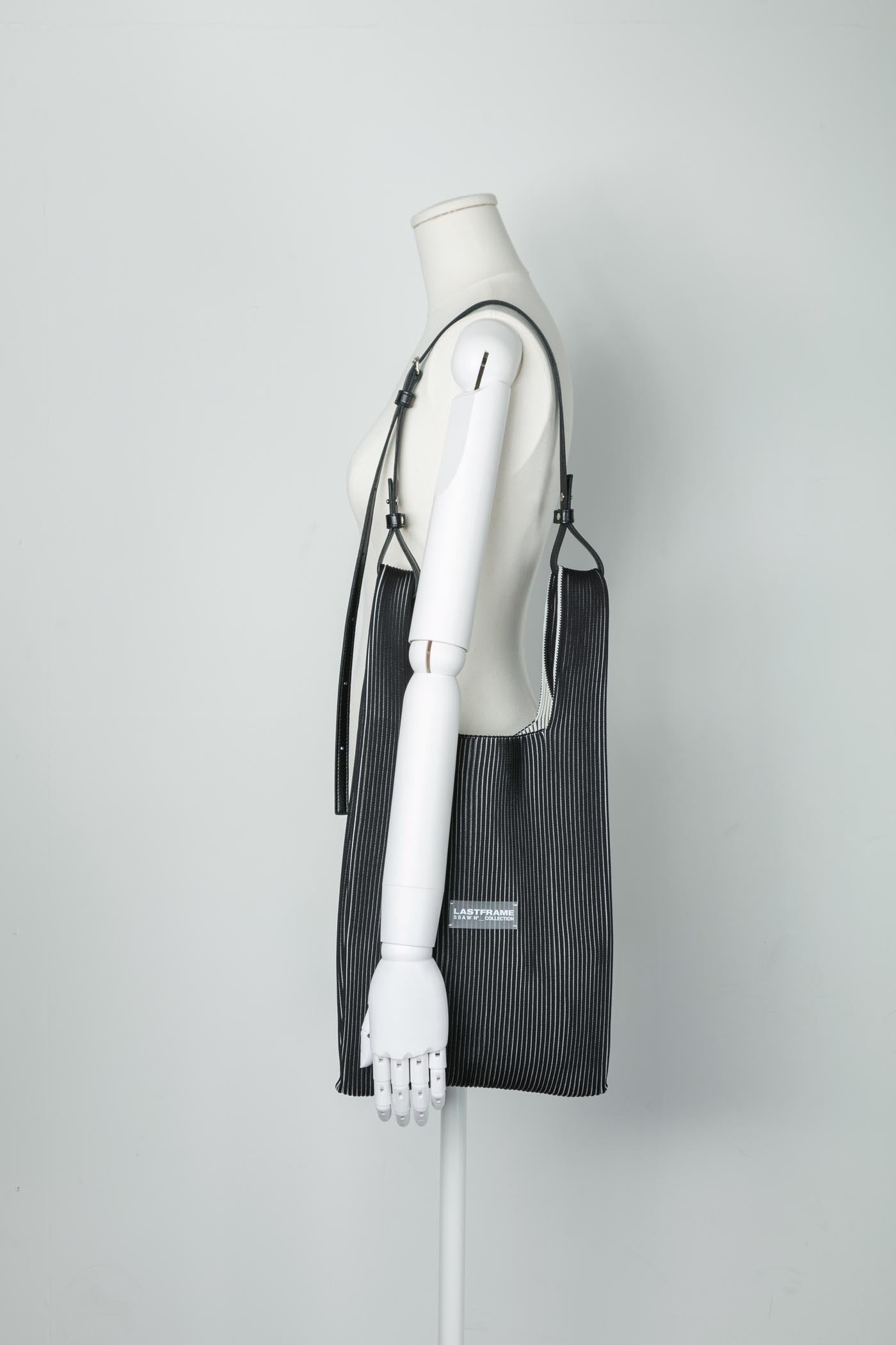 MARKET BAG MEDIUM / KASANE Black × Ivory – LASTFRAME