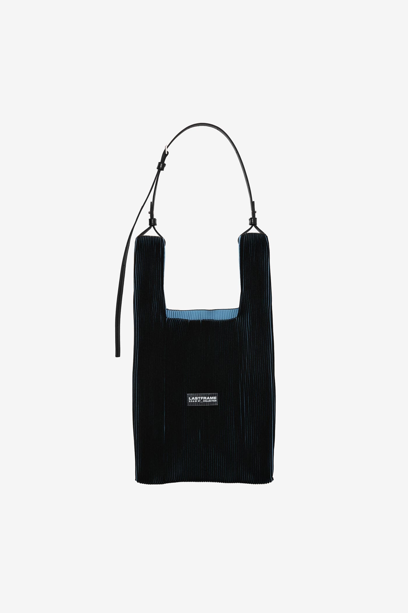 KASANE MARKET BAG MEDIUM / BLACK × BLUE GRAY