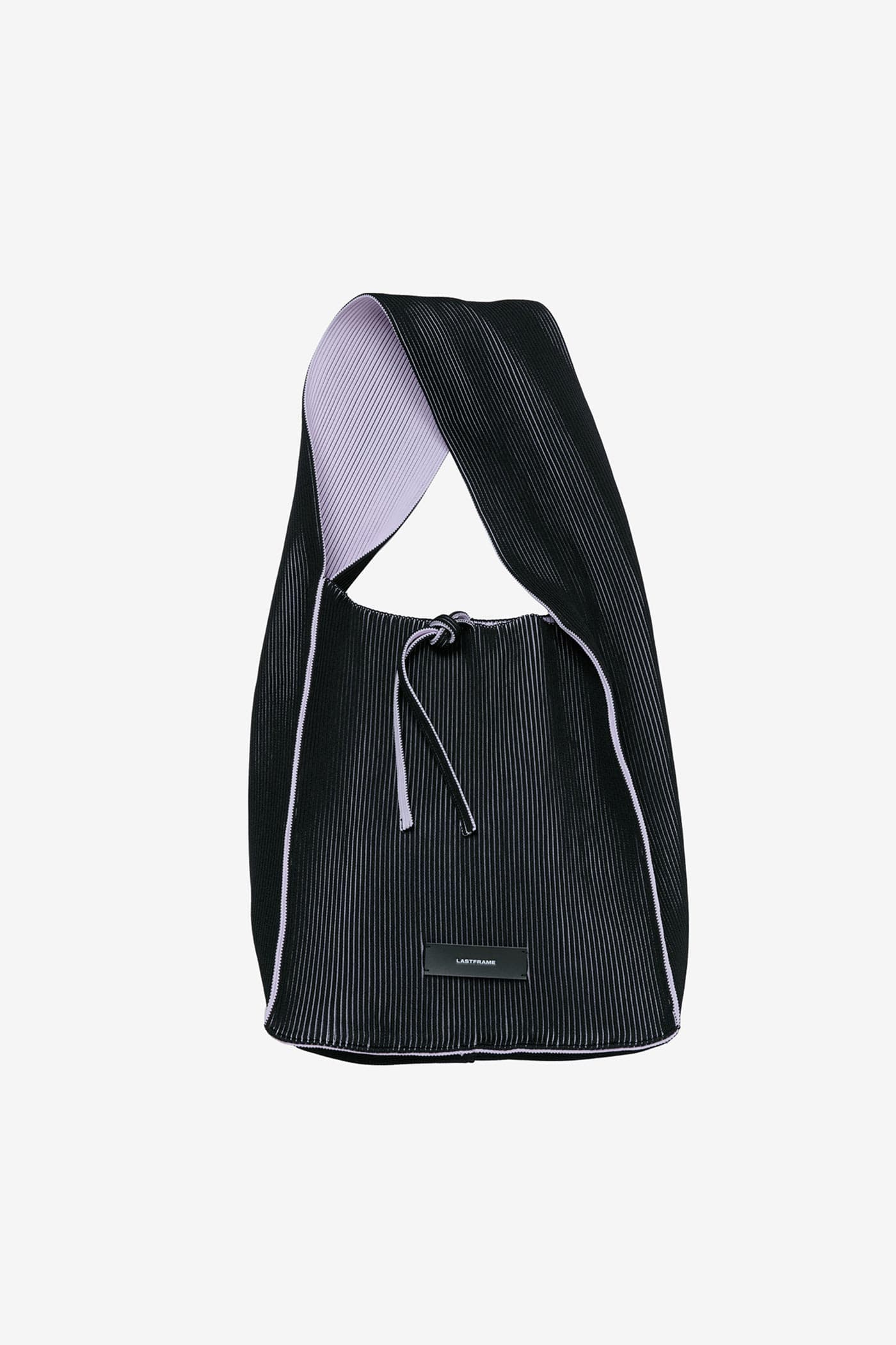 バッグ KASANE REVERSIBLE TASUKI TOTE SMALL KASANE REVERSIBLE TASUKI TOTE SMALL / BLACK × SAX – LASTFRAME