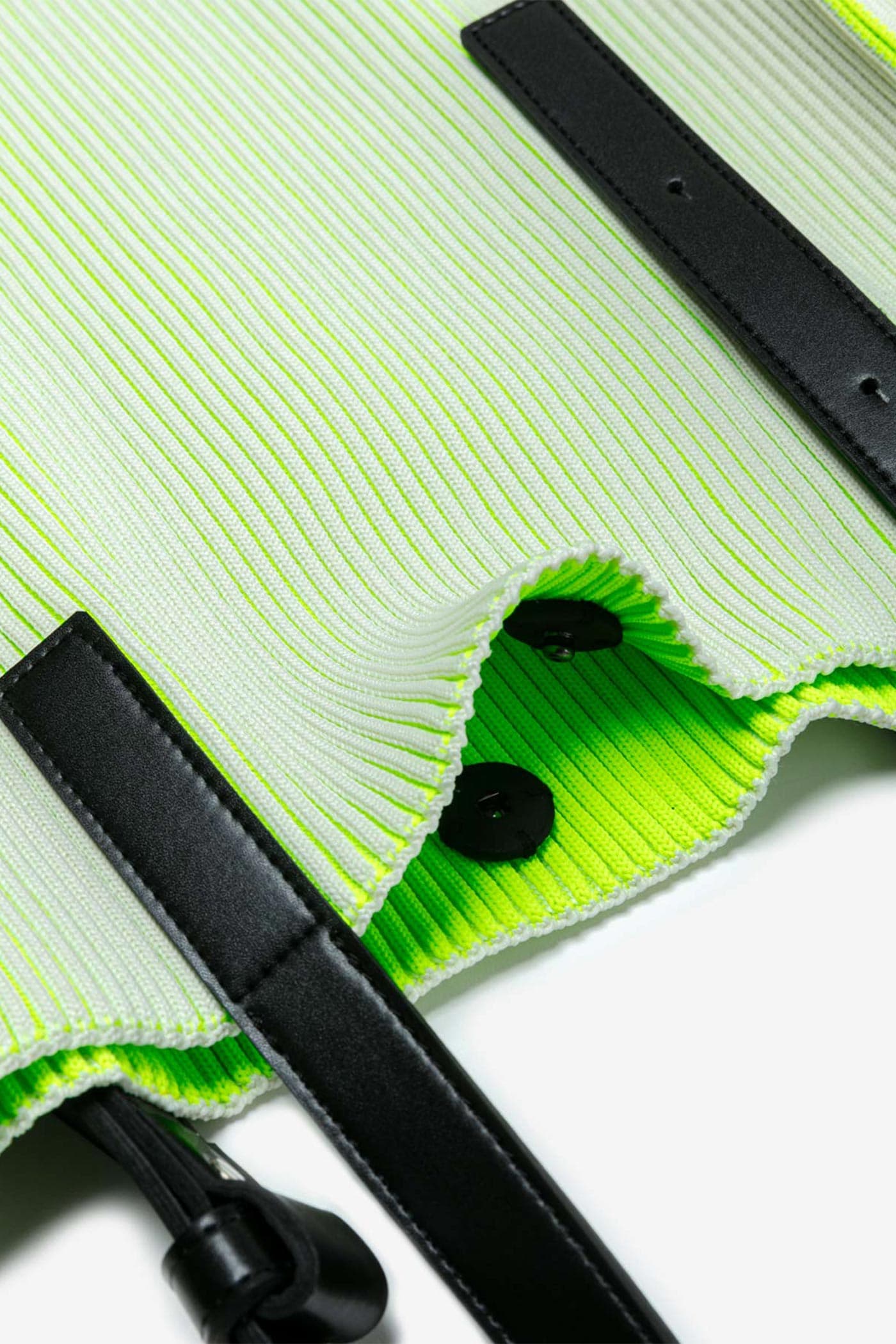 KASANE TOTE / IVORY x LIME GREEN