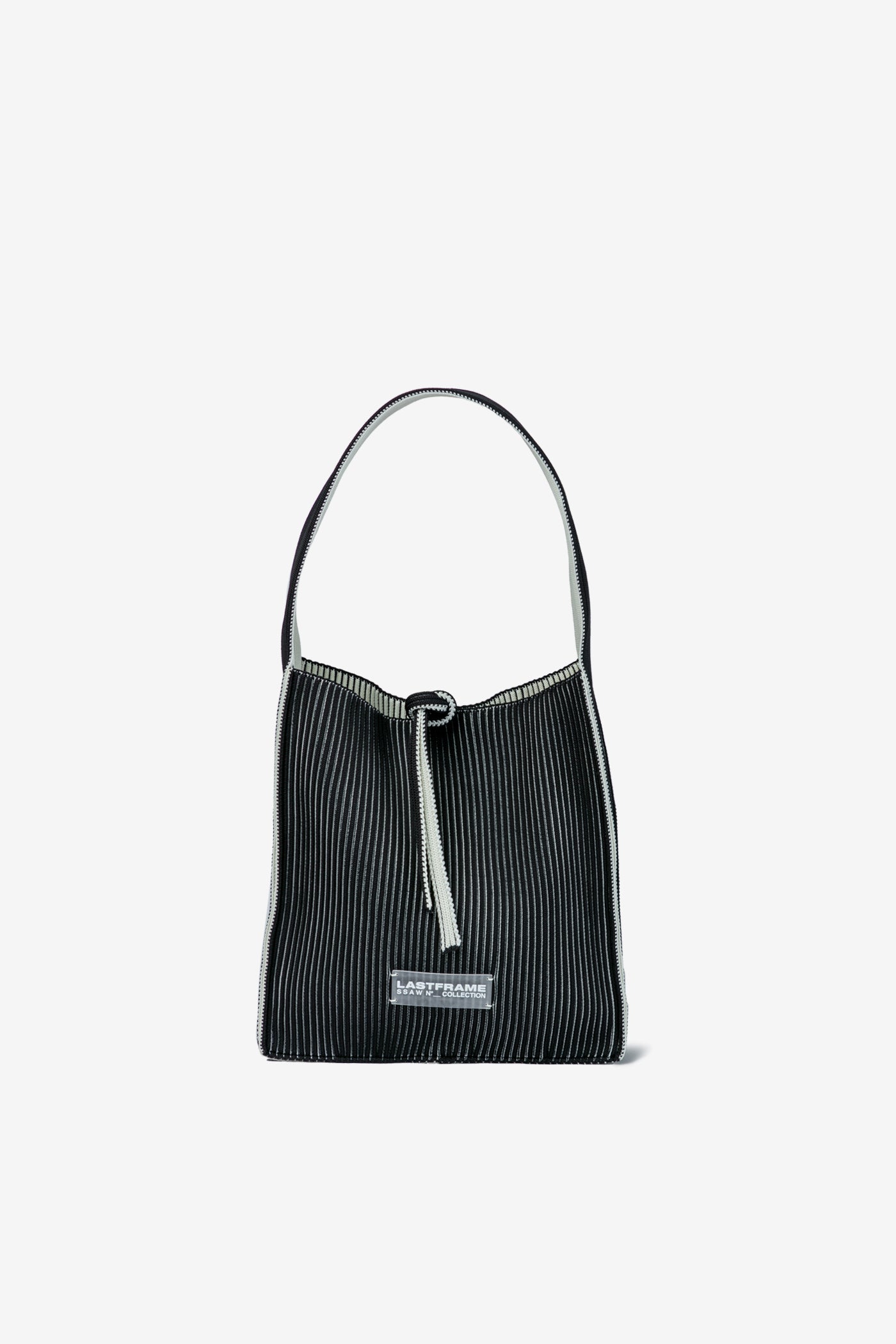 KASANE REVERSIBLE TASUKI TOTE SMALL / BLACK × IVORY