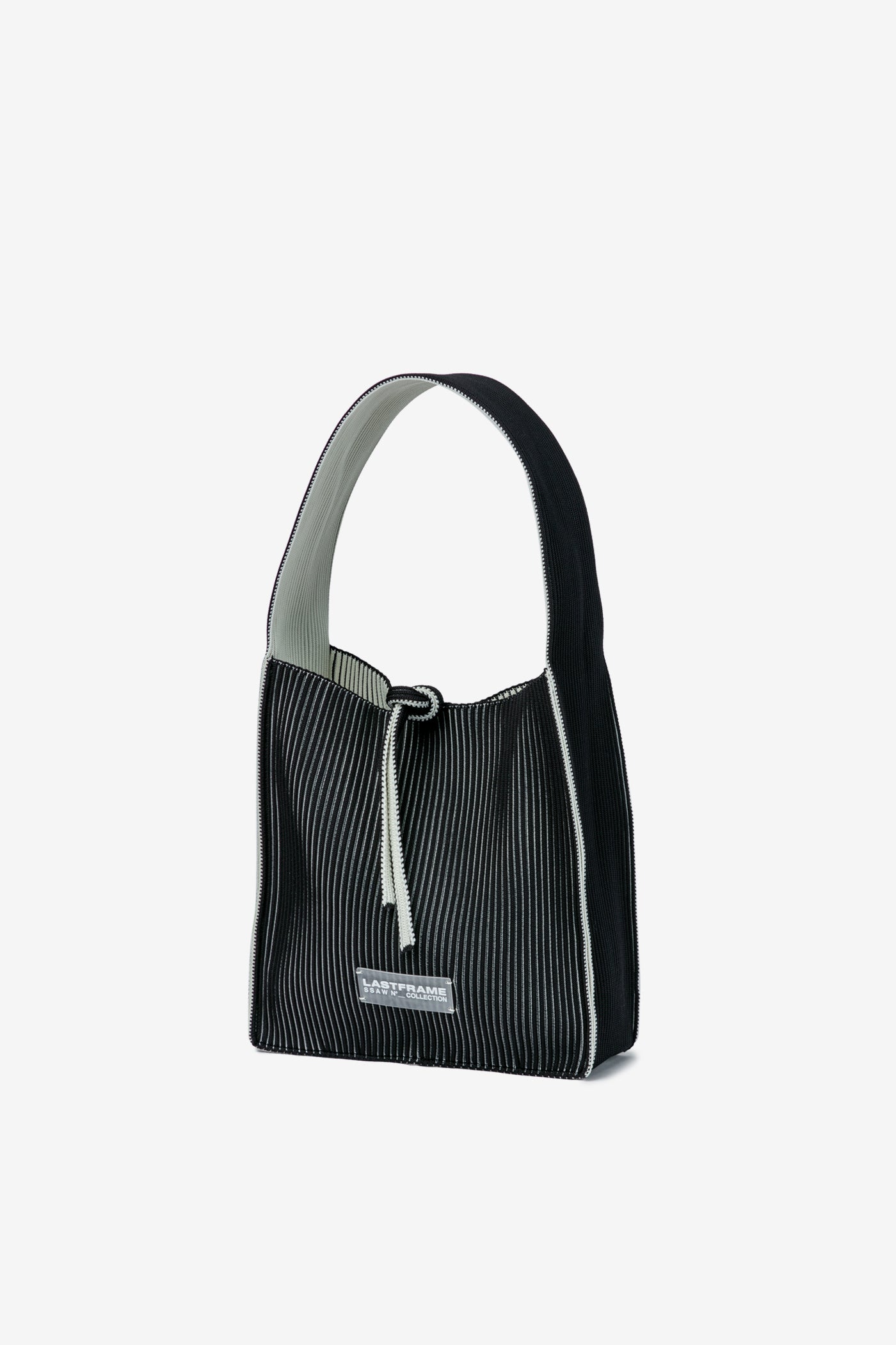 KASANE REVERSIBLE TASUKI TOTE SMALL / BLACK × IVORY