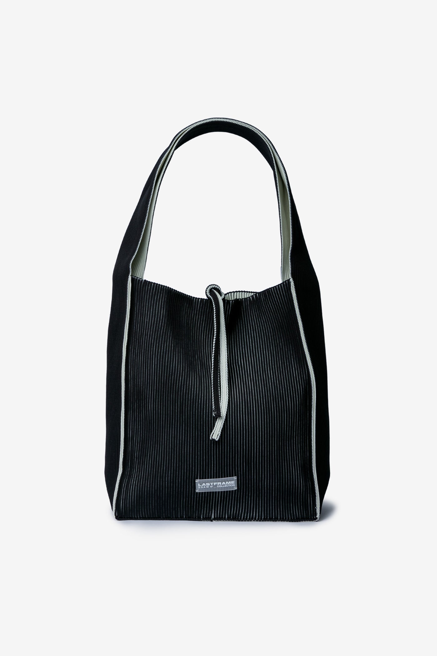 KASANE REVERSIBLE TASUKI TOTE LARGE / BLACK × IVORY
