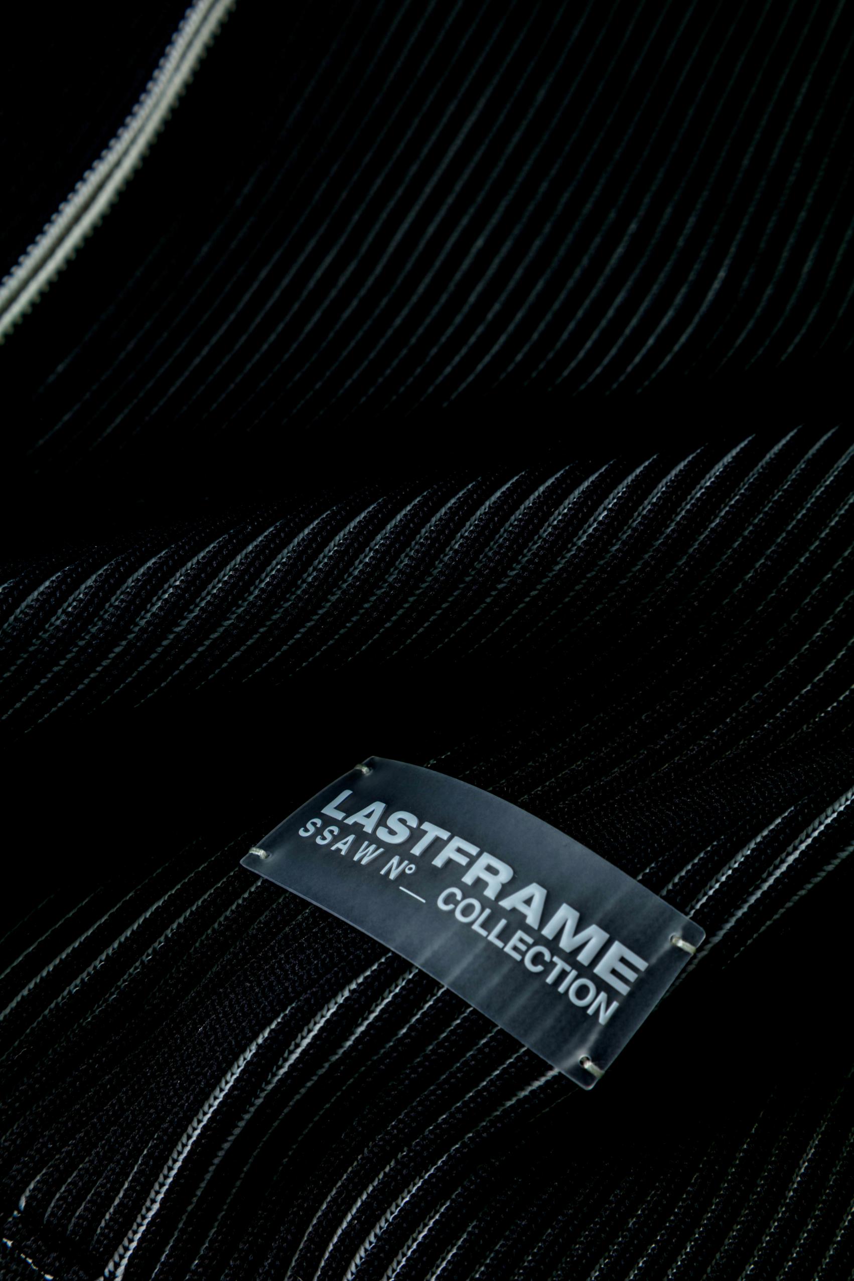 KASANE REVERSIBLE TASUKI TOTE LARGE / BLACK × IVORY