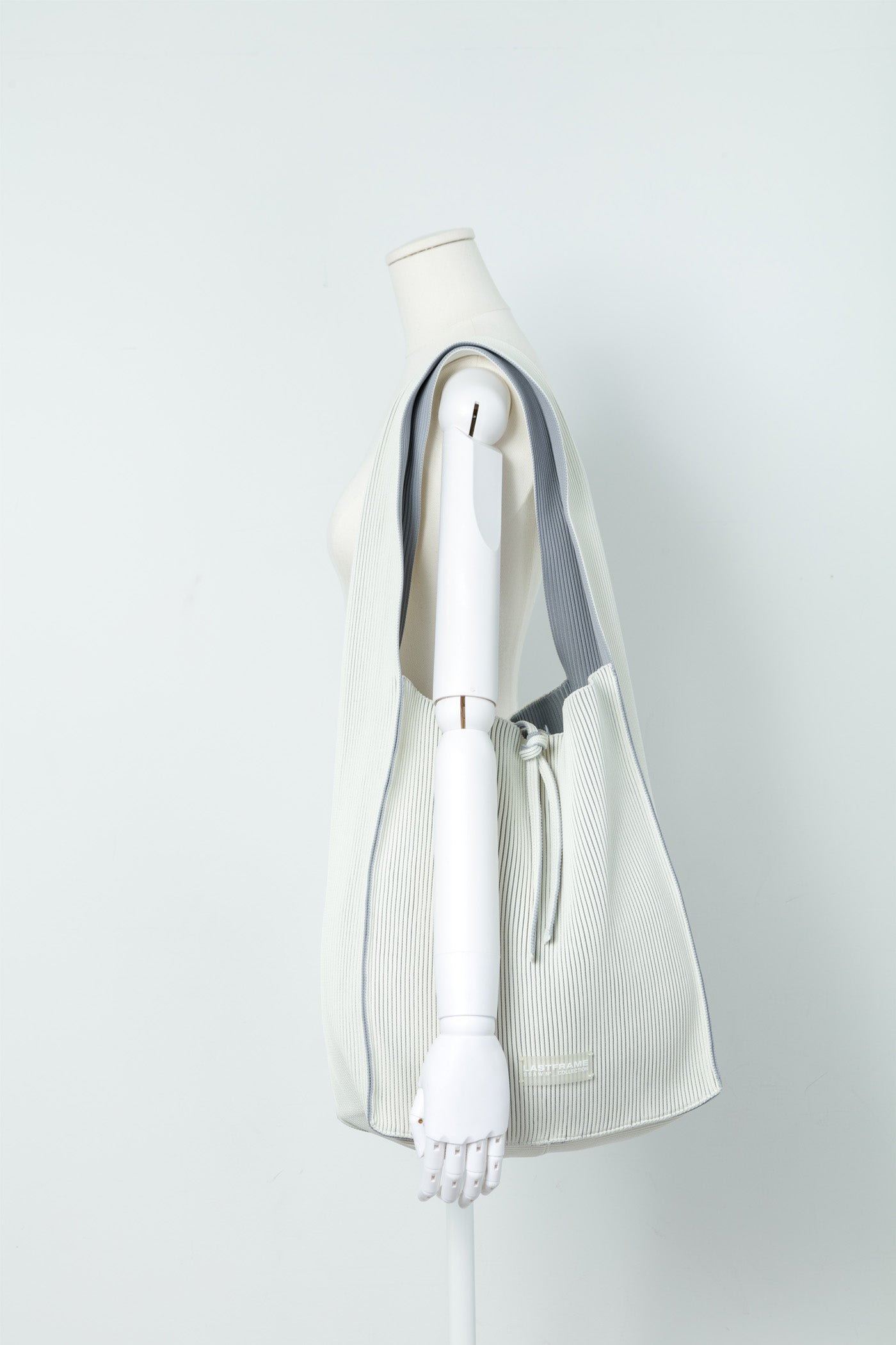 KASANE REVERSIBLE TASUKI TOTE LARGE / IVORY × GRAY
