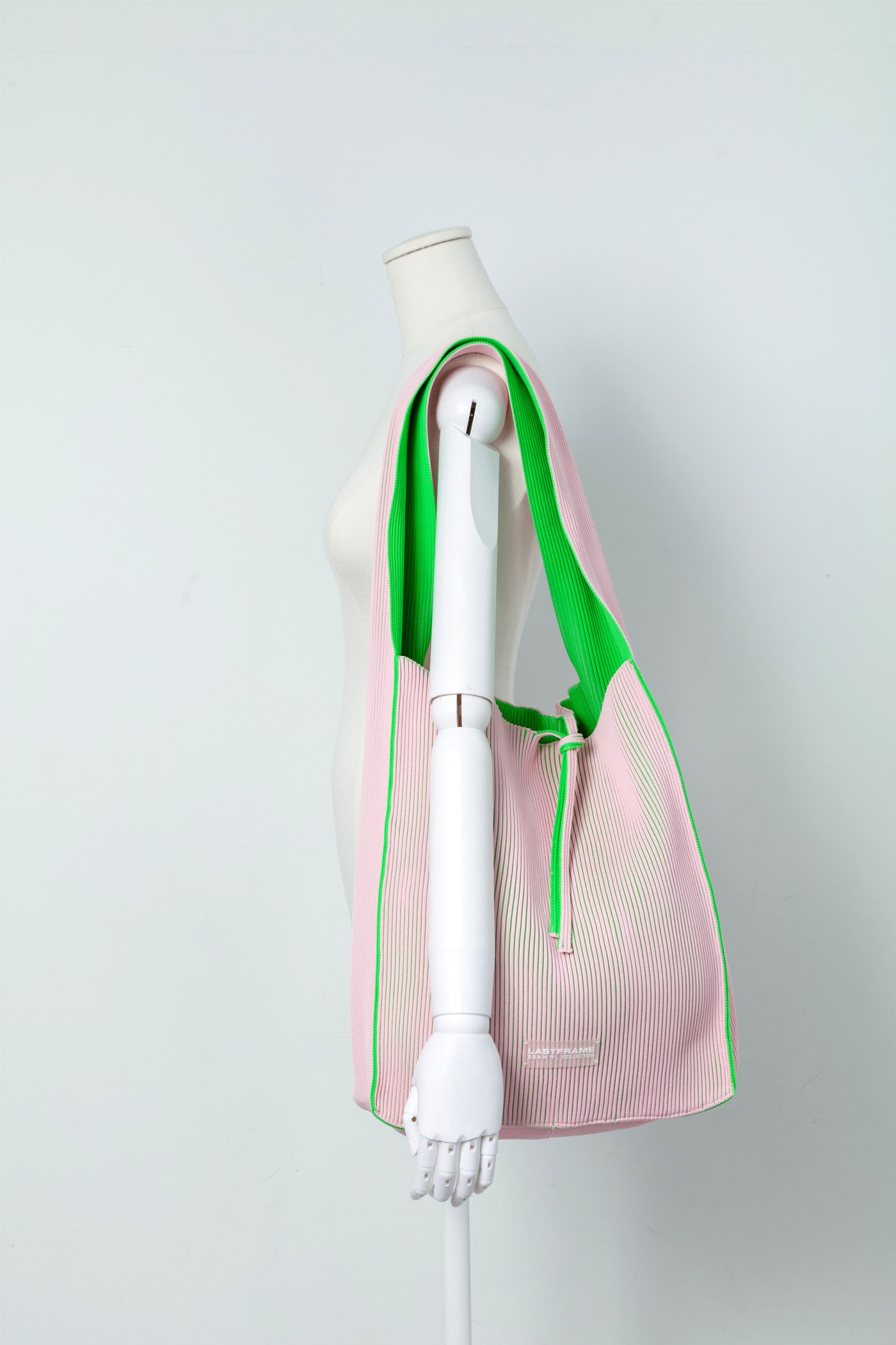 KASANE REVERSIBLE TASUKI TOTE LARGE / LIGHT PINK × NEON GREEN