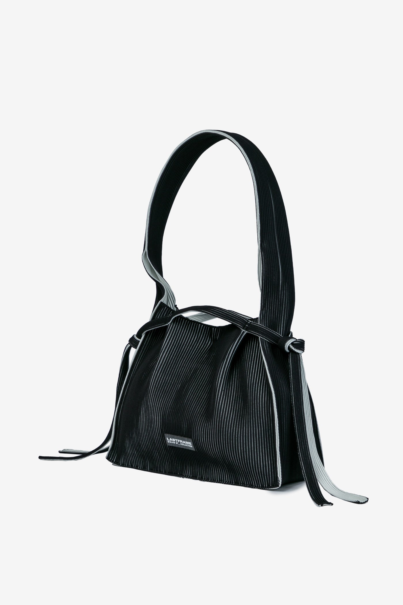 HINEMOSU TOTE / BLACK × IVORY