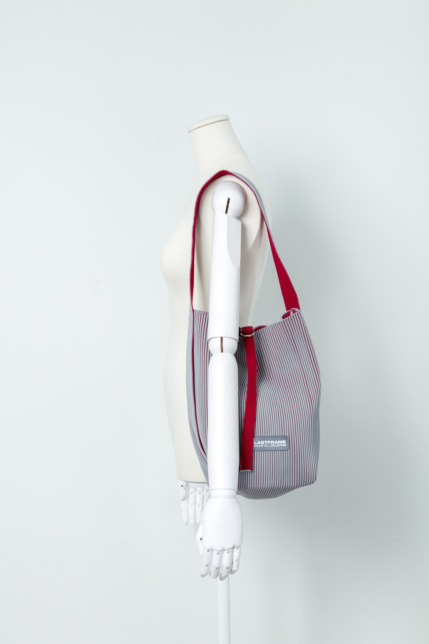 TOTE / BASIC – LASTFRAME