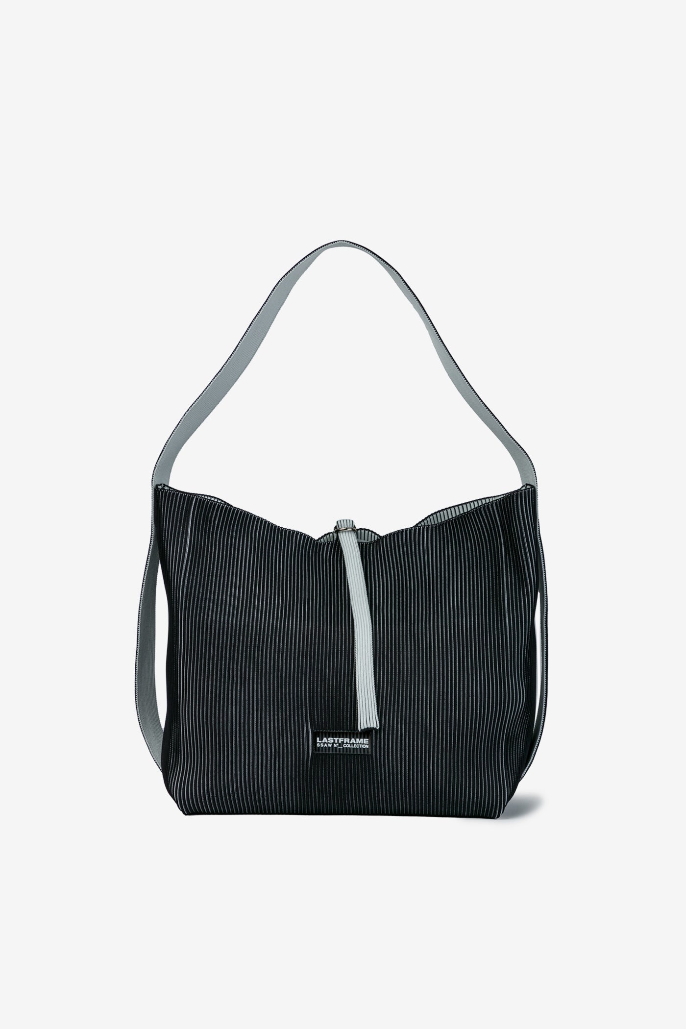 ARC TOTE LARGE / BLACK × IVORY
