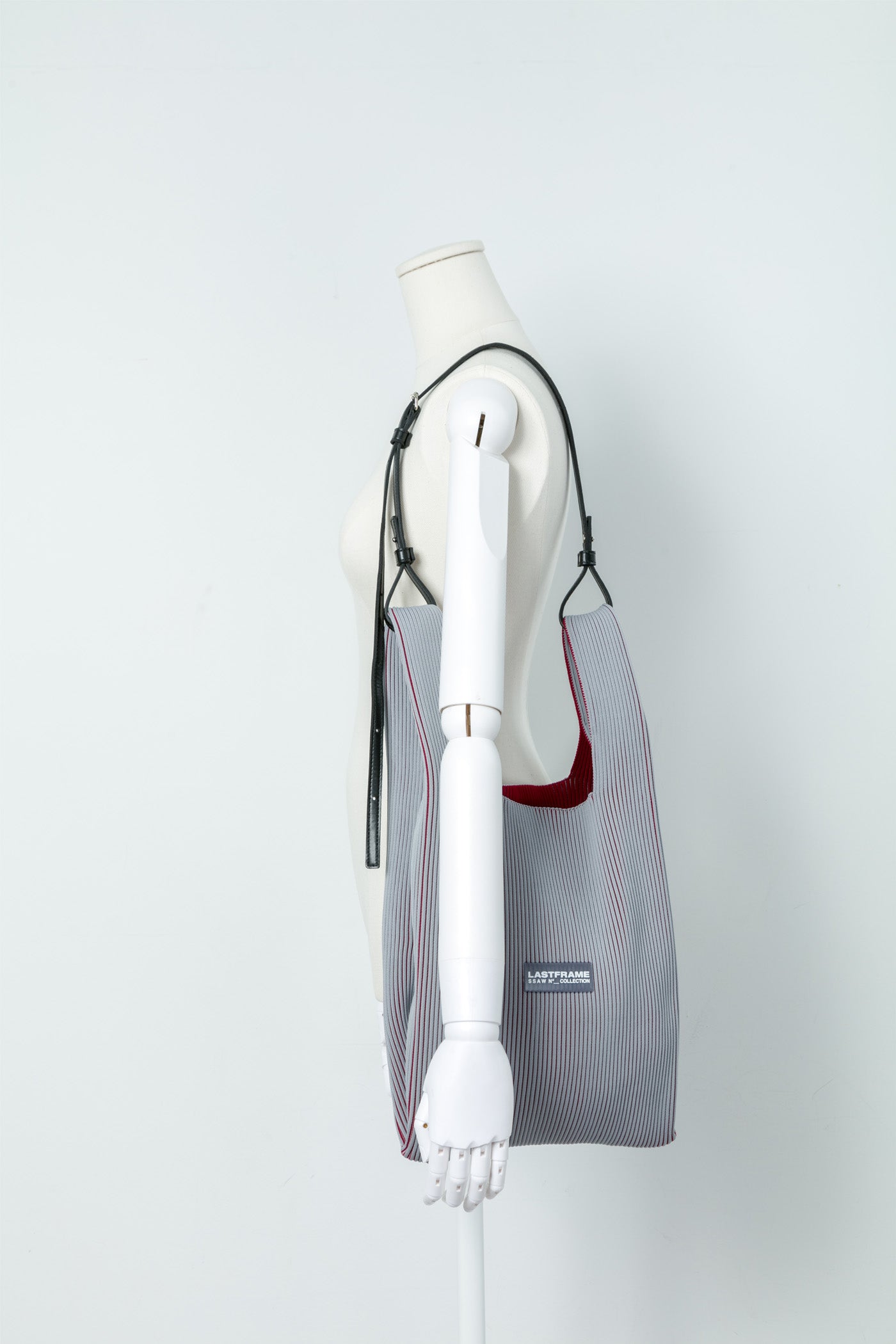 超美品！LASTFRAME KASANE MARKET BAG MEDIUM KASANE MARKET BAG MEDIUM / GRAY × BURGUNDY – LASTFRAME