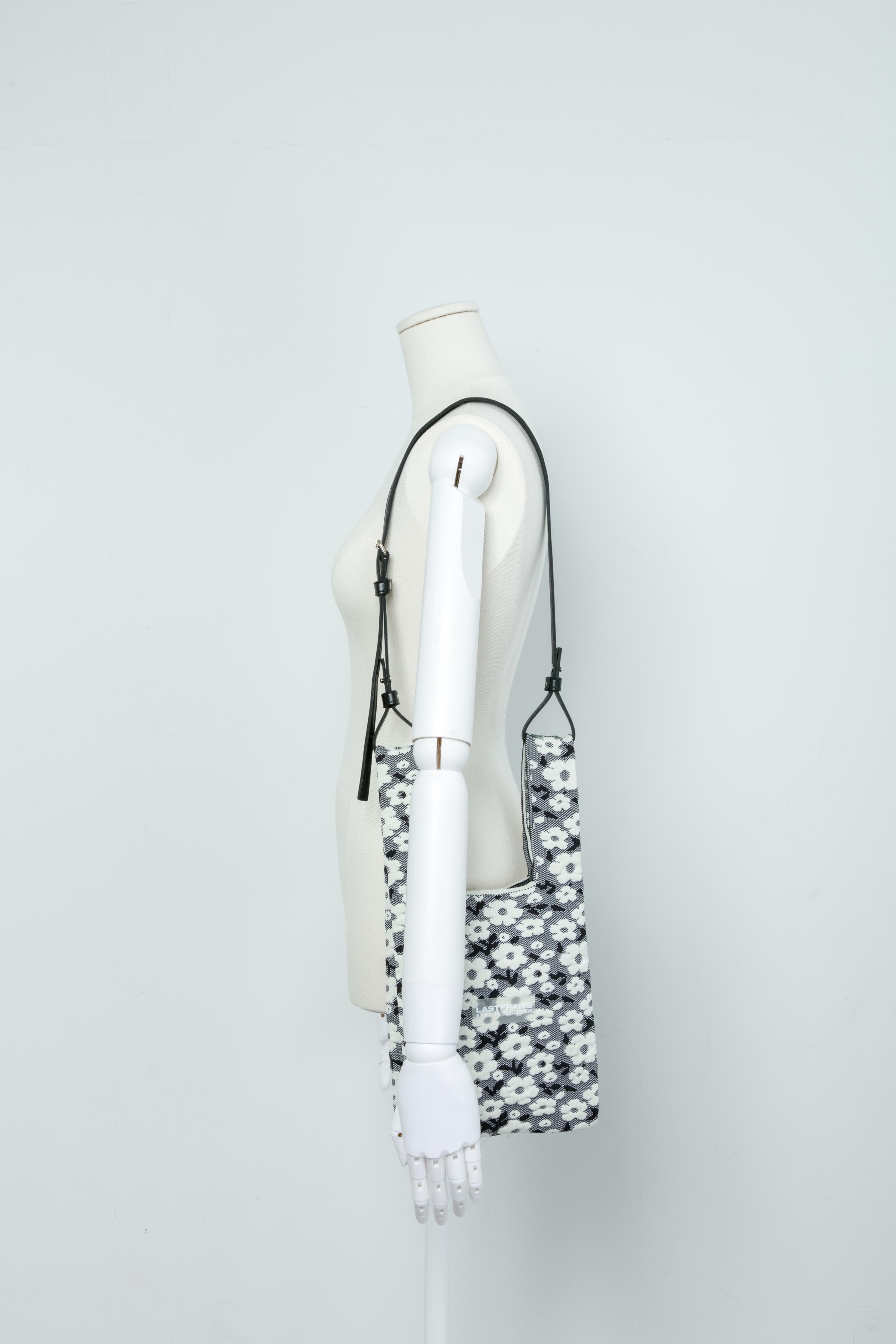 KOMON  MARKET BAG SMALL / IVORY × BLACK