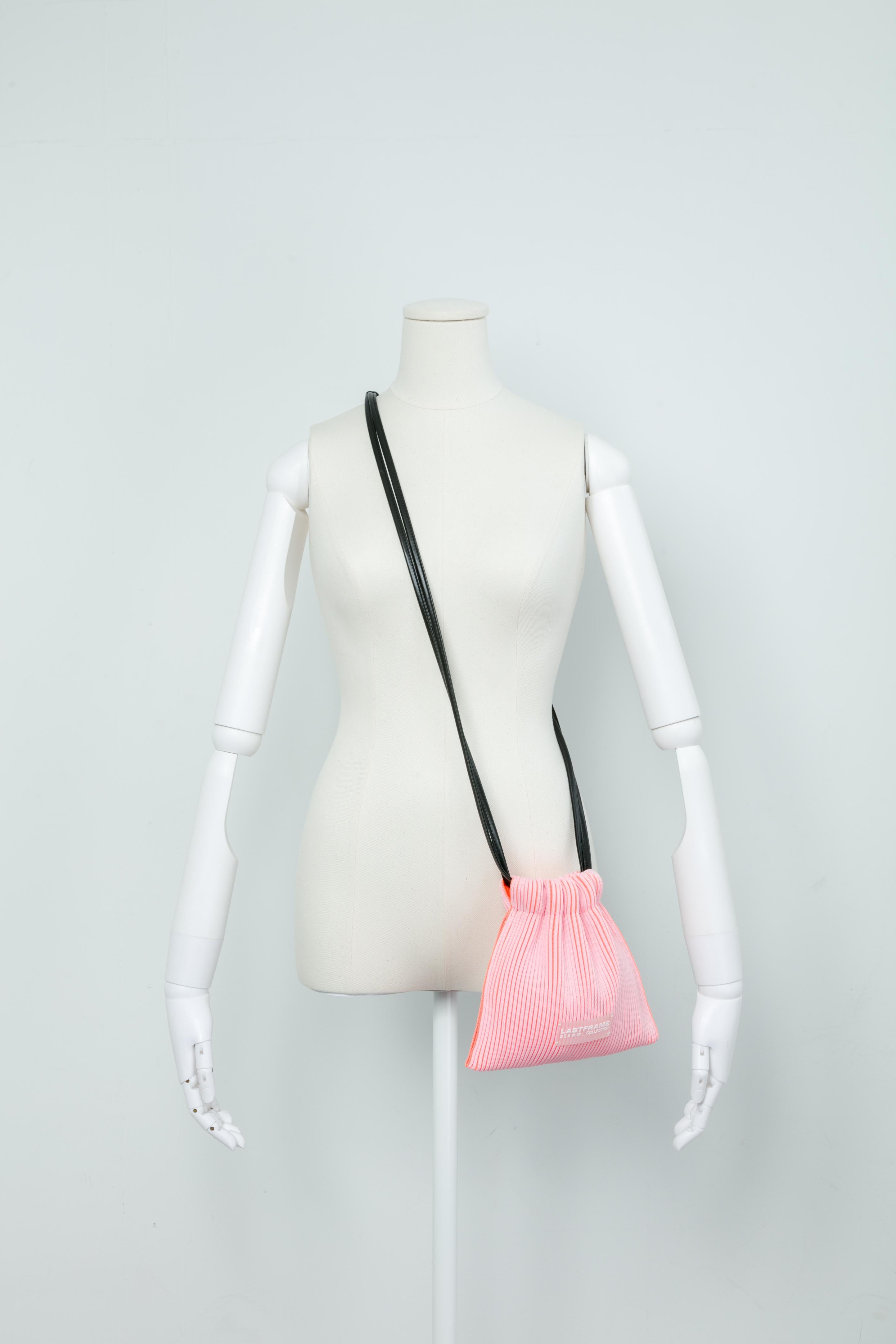 KASANE SACK BAG MINI / LIGHT PINK × NEON ORANGE