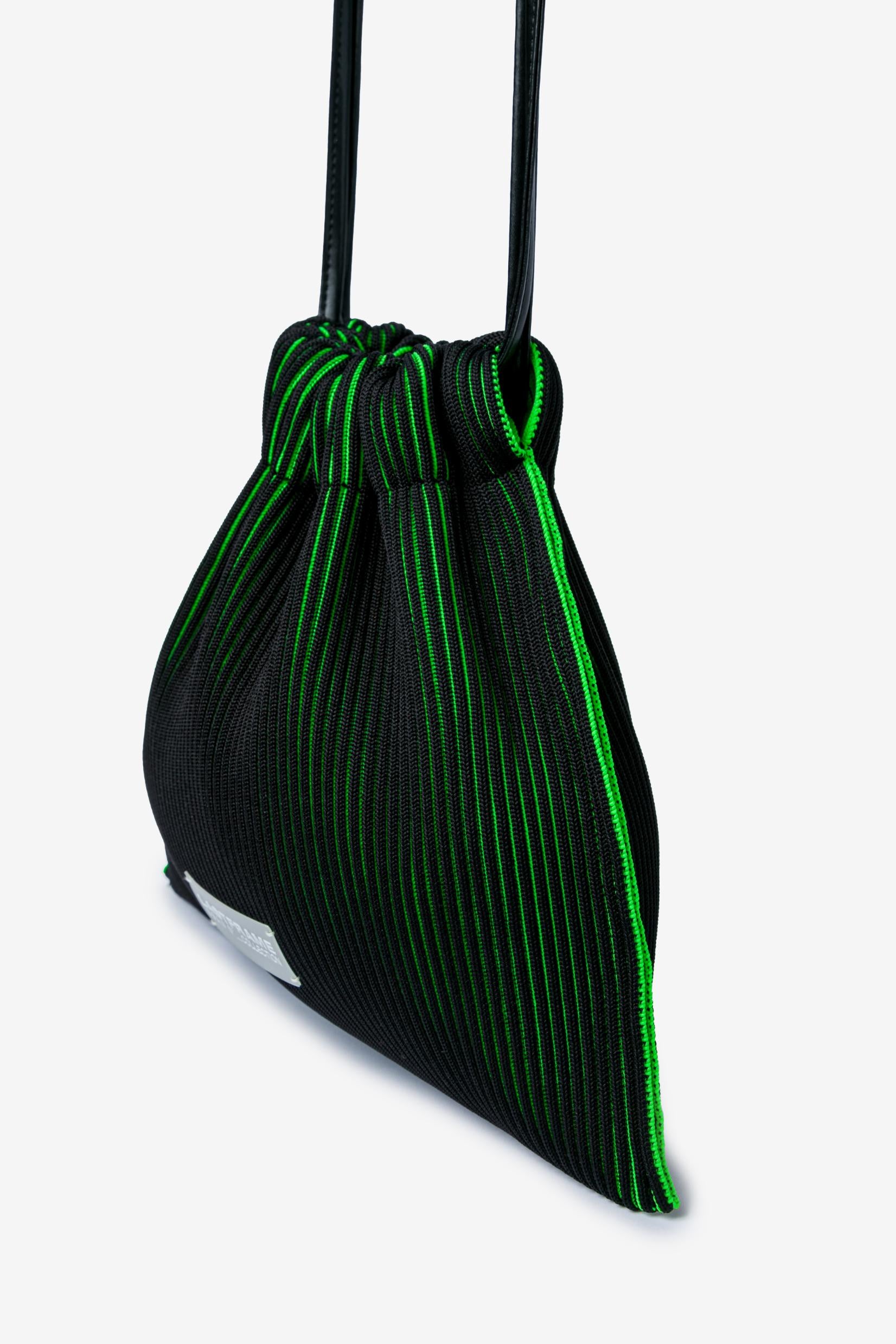 KASANE SACK BAG / BLACK × NEON GREEN