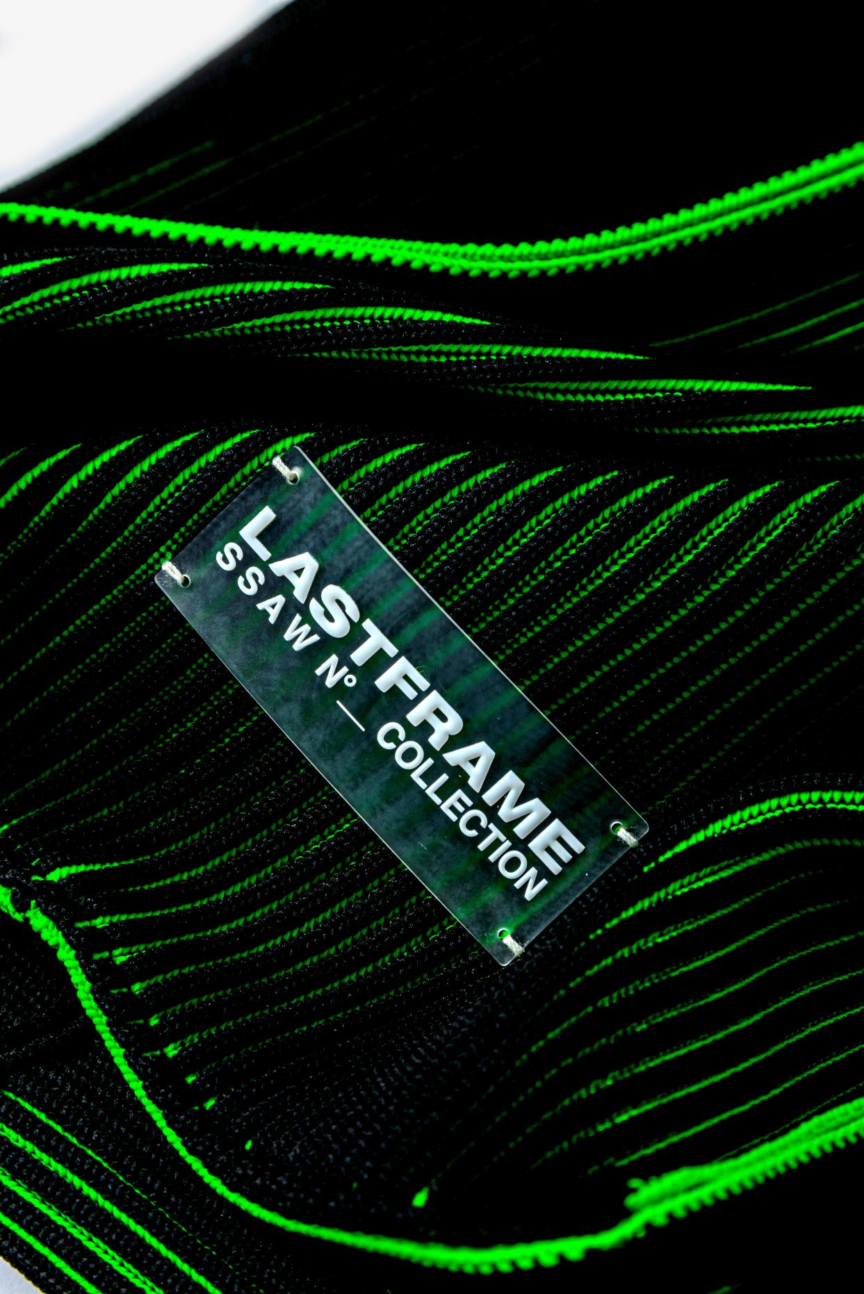 KASANE REVERSIBLE TASUKI TOTE SMALL / BLACK × NEON GREEN