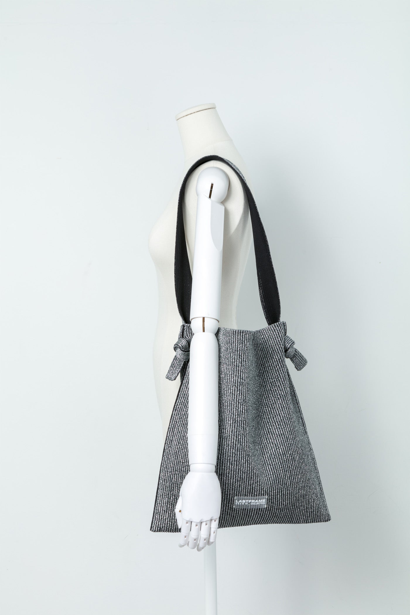 KYOTO METALLIC REVERSIBLE MUSUBI TOTE / DARK SILVER × BLACK