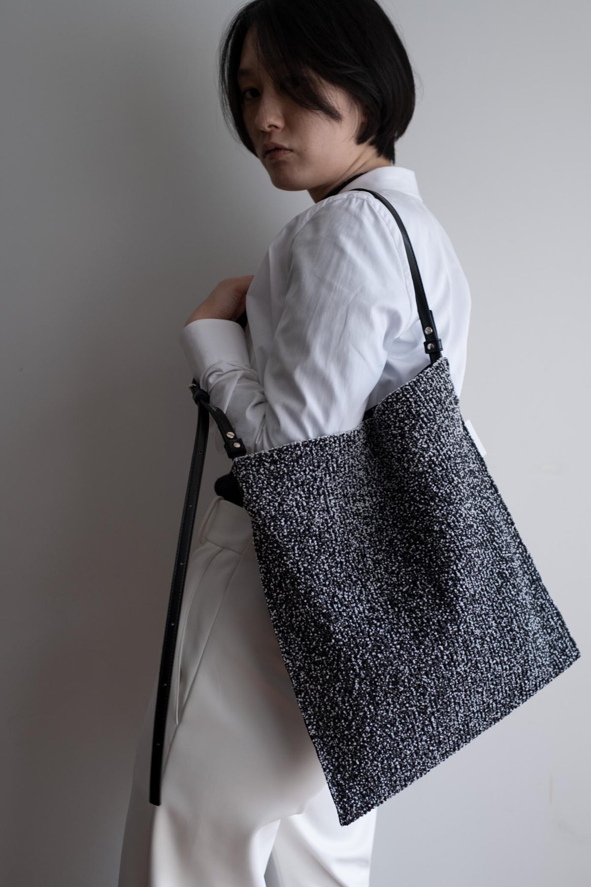 FLAT MEDIUM / KASURI White