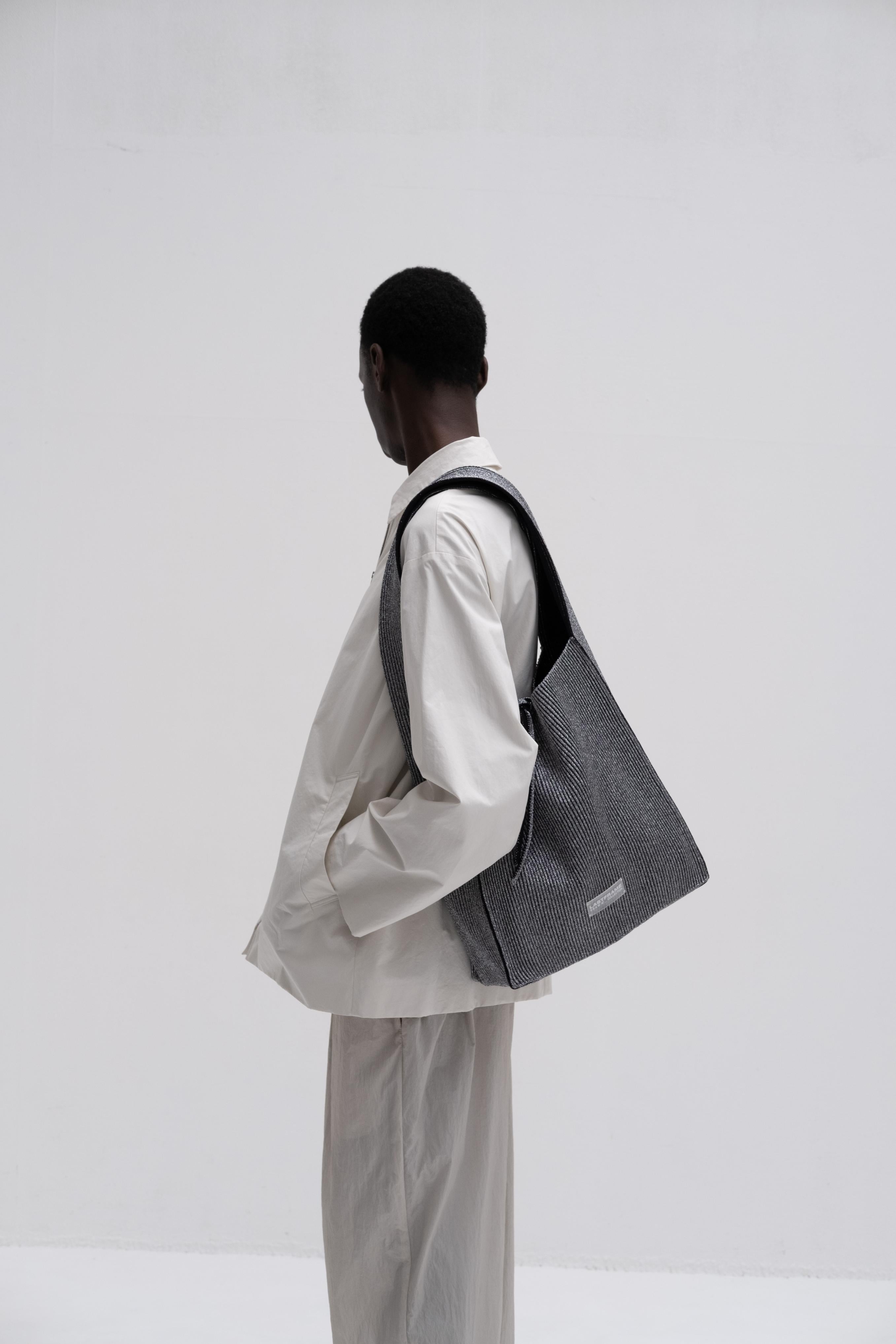 KYOTO METALLIC REVERSIBLE TASUKI TOTE LARGE / DARK SILVER × BLACK