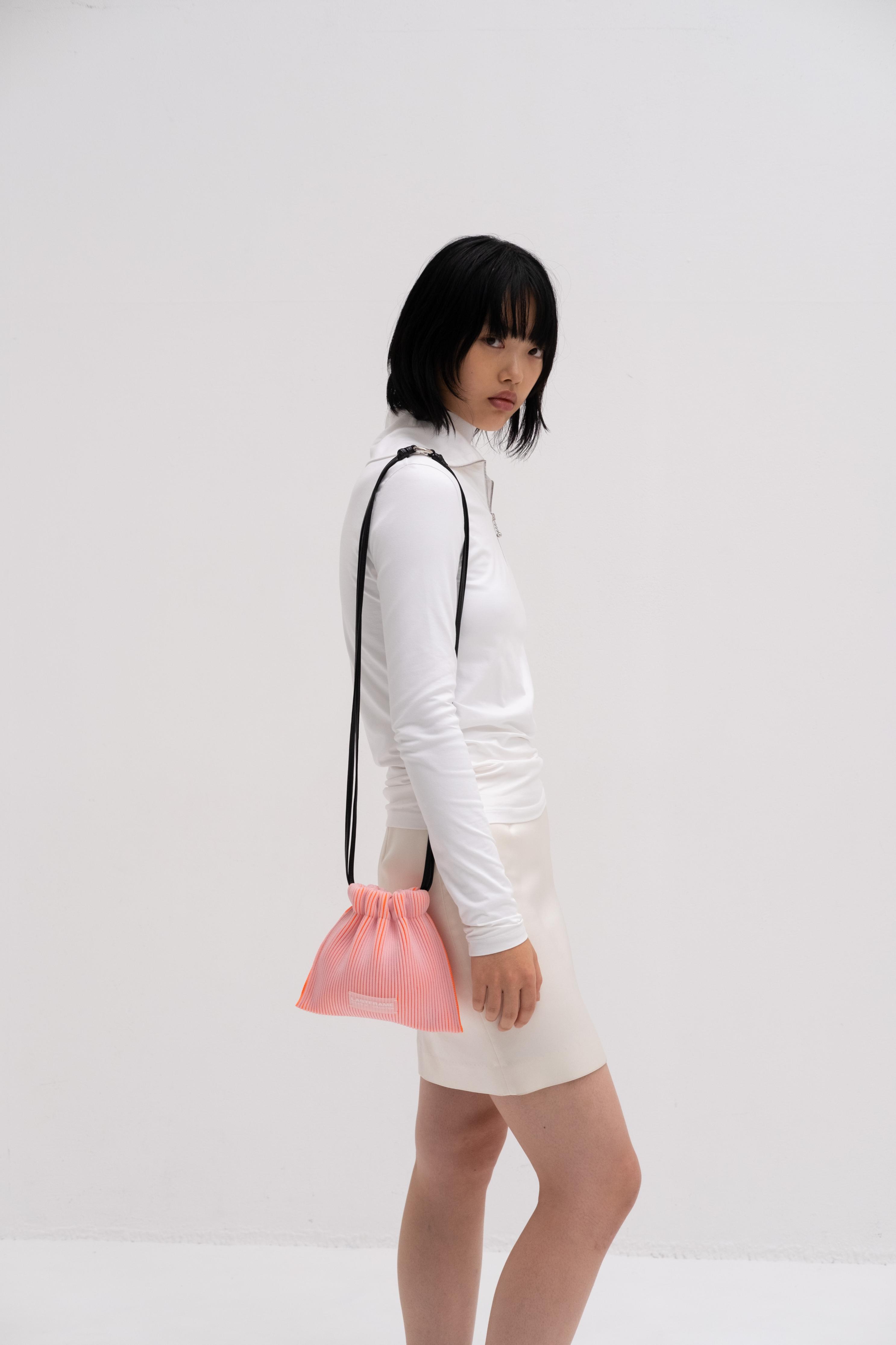 KASANE SACK BAG MINI / LIGHT PINK × NEON ORANGE