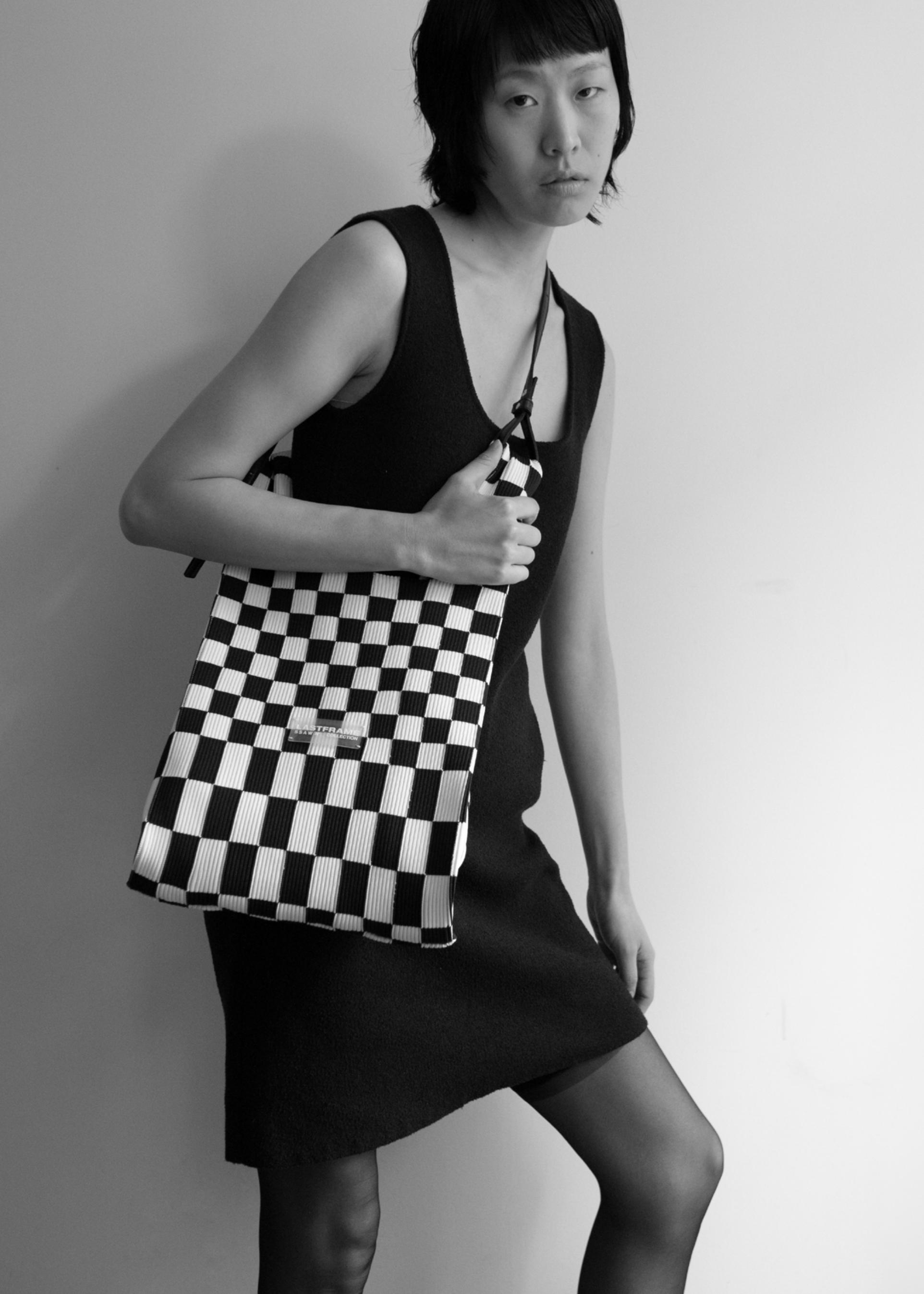 ICHIMATSU MARKET BAG MEDIUM / BLACK × IVORY